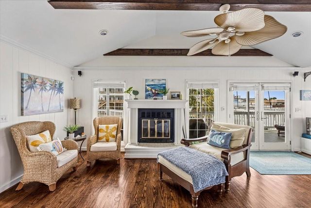 3718 Brewster Key Drive, Galveston, TX 77554
