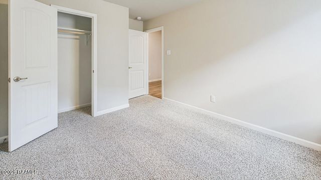 110 Lake Oak Drive, Lafayette, LA 70507