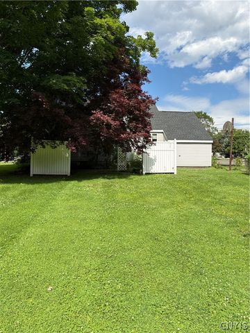8269 Oswego Road, Clay, NY 13090