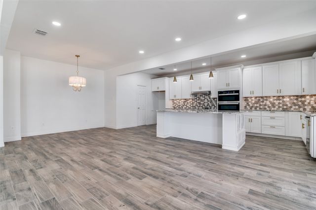 162 Oak Hills Drive, Mabank, TX 75156