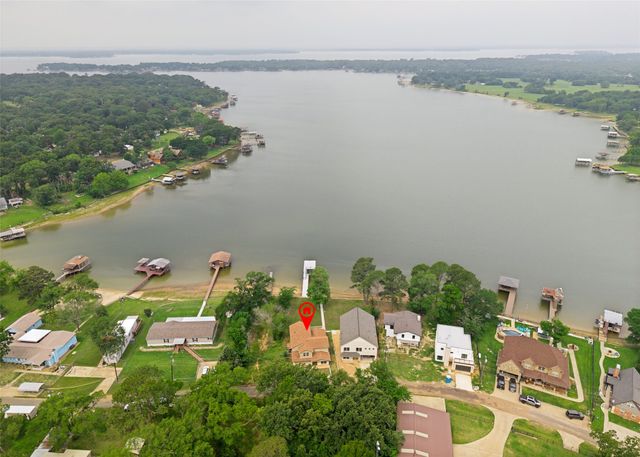 162 Oak Hills Drive, Mabank, TX 75156