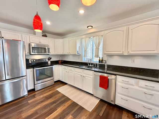 33 Steep Hill Road, Seymour, CT 06483