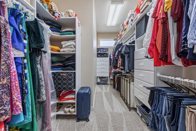 724 Northridge Way, West Fargo, ND 58078