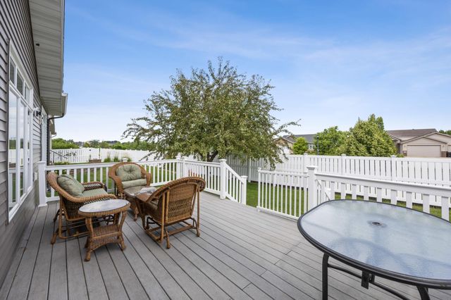 724 Northridge Way, West Fargo, ND 58078