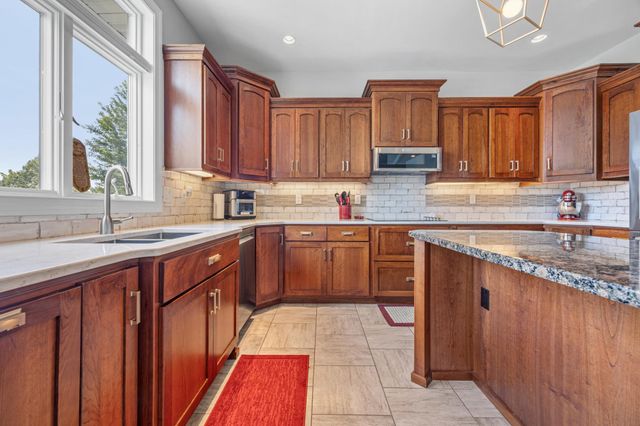 724 Northridge Way, West Fargo, ND 58078