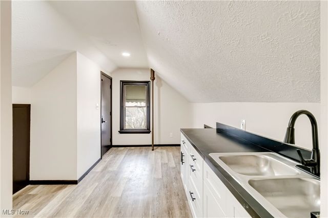 3272 W 88th Street, Cleveland, OH 44102