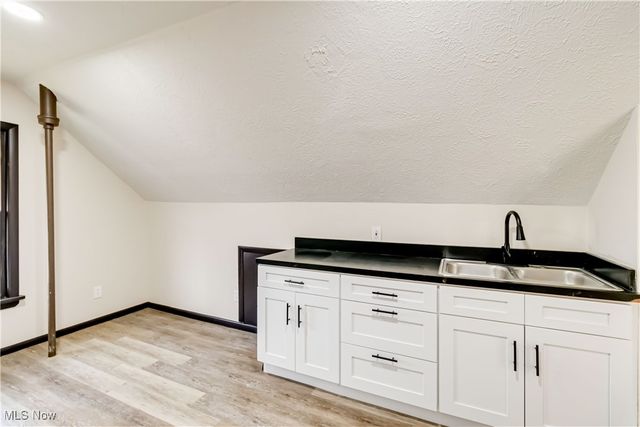 3272 W 88th Street, Cleveland, OH 44102