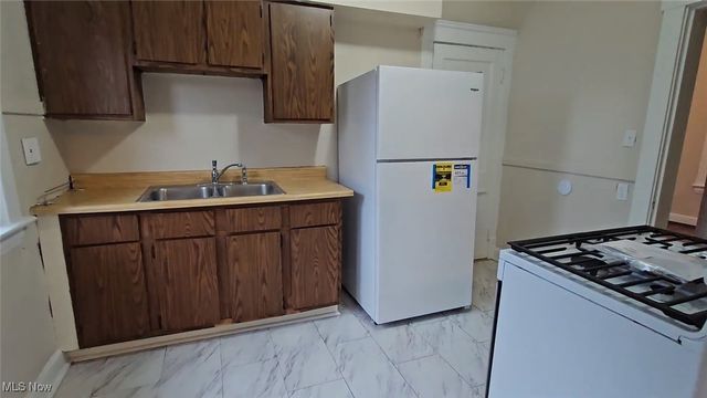 3272 W 88th Street, Cleveland, OH 44102