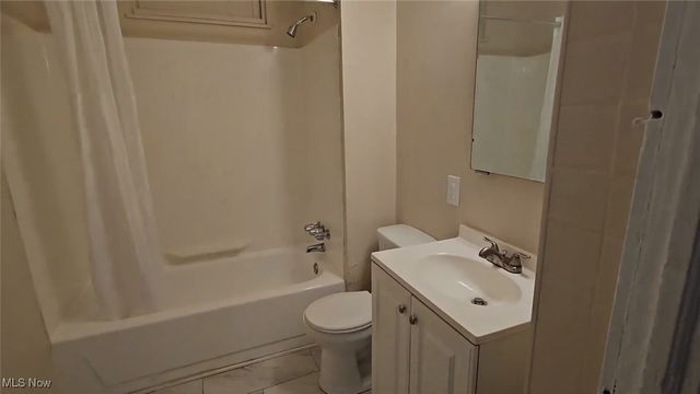 3272 W 88th Street, Cleveland, OH 44102