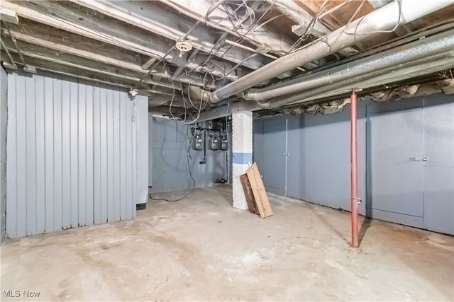 3272 W 88th Street, Cleveland, OH 44102