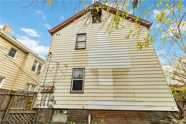 3272 W 88th Street, Cleveland, OH 44102