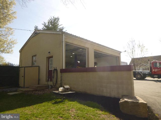 200 S CHURCH, Quarryville, PA 17566