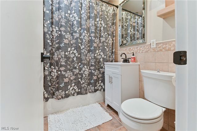 5317 Karen Isle Drive, Willoughby, OH 44094