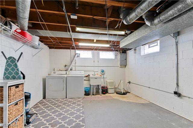 5317 Karen Isle Drive, Willoughby, OH 44094