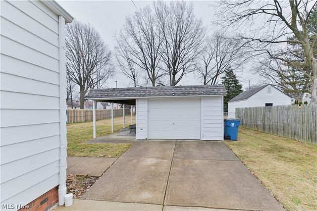 5317 Karen Isle Drive, Willoughby, OH 44094