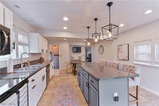 5317 Karen Isle Drive, Willoughby, OH 44094