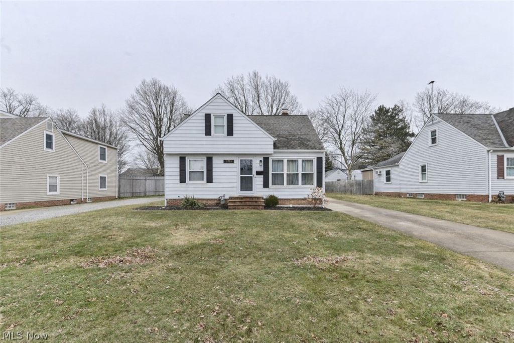 5317 Karen Isle Drive, Willoughby, OH 44094