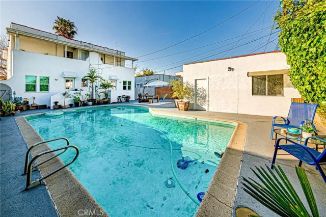 1226 Meadowbrook Avenue, Los Angeles, CA 90019
