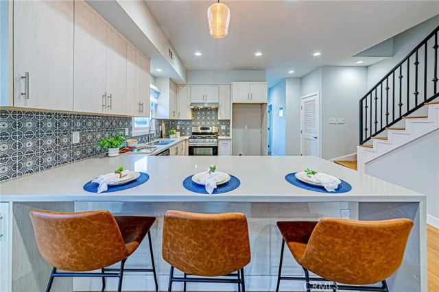 1226 Meadowbrook Avenue, Los Angeles, CA 90019