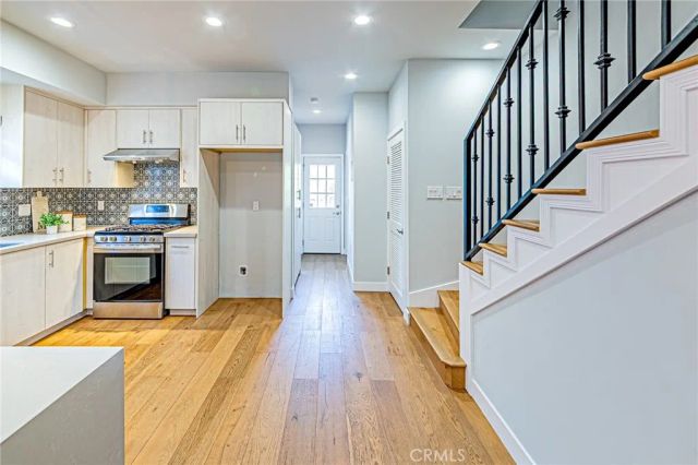 1226 Meadowbrook Avenue, Los Angeles, CA 90019