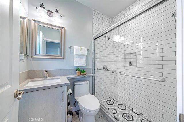 1226 Meadowbrook Avenue, Los Angeles, CA 90019