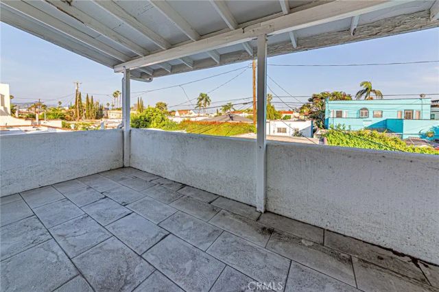 1226 Meadowbrook Avenue, Los Angeles, CA 90019