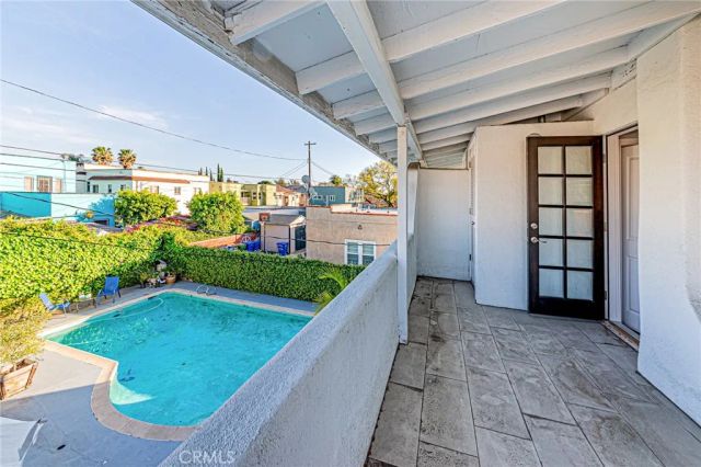 1226 Meadowbrook Avenue, Los Angeles, CA 90019