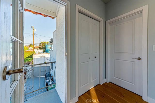 1226 Meadowbrook Avenue, Los Angeles, CA 90019