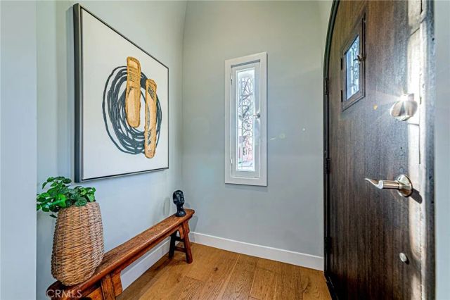1226 Meadowbrook Avenue, Los Angeles, CA 90019