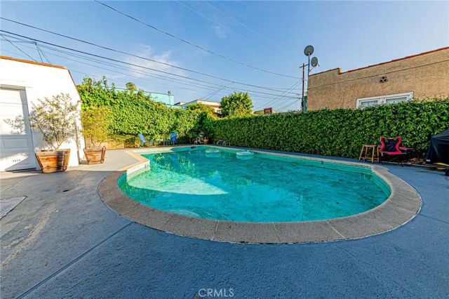 1226 Meadowbrook Avenue, Los Angeles, CA 90019