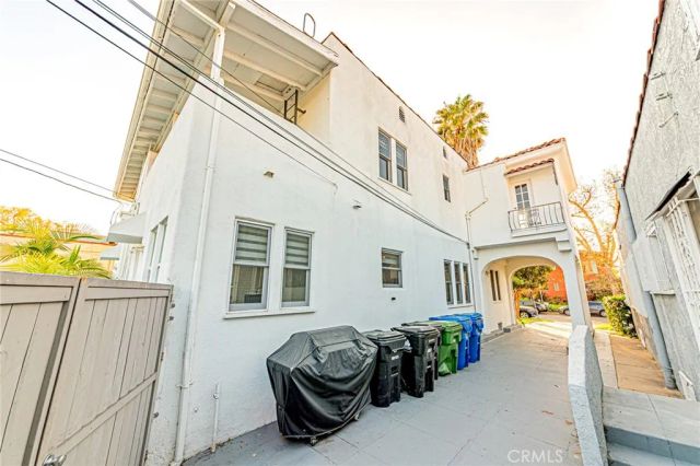 1226 Meadowbrook Avenue, Los Angeles, CA 90019
