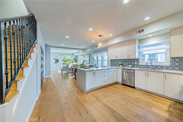 1226 Meadowbrook Avenue, Los Angeles, CA 90019