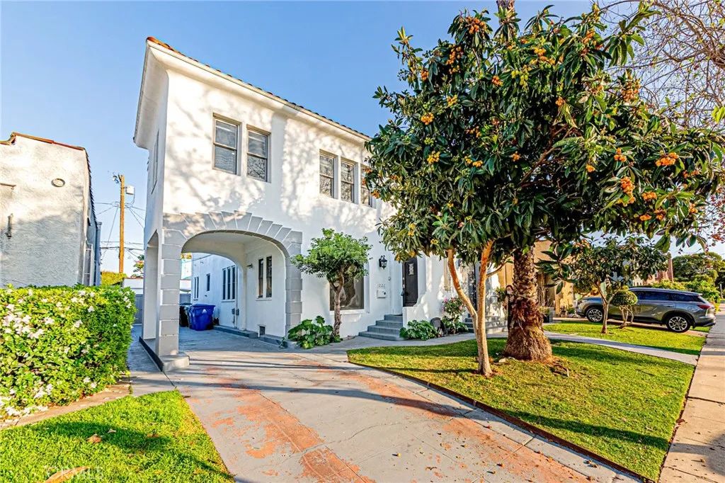 1226 Meadowbrook Avenue, Los Angeles, CA 90019