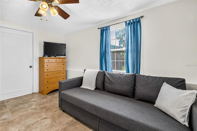 2151 44TH AVENUE N, St Petersburg, FL 33714