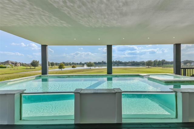 703 Leaning Oak Trail, Richmond, TX 77406