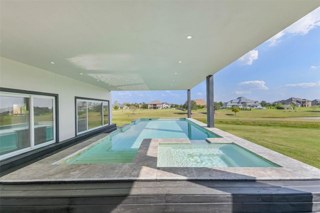 703 Leaning Oak Trail, Richmond, TX 77406