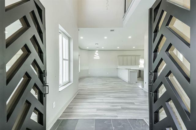703 Leaning Oak Trail, Richmond, TX 77406