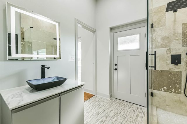 703 Leaning Oak Trail, Richmond, TX 77406