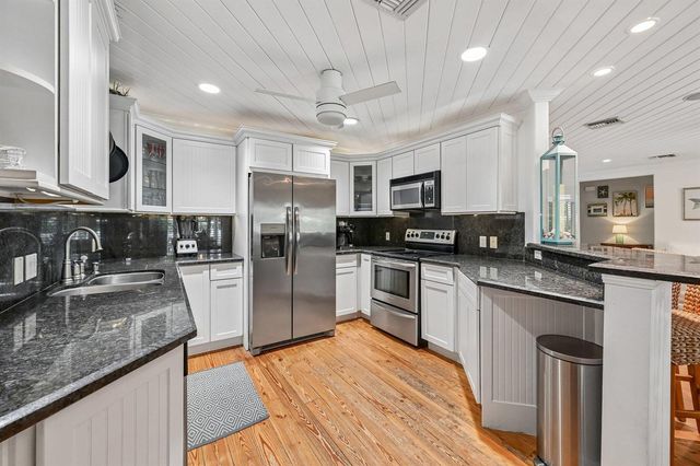 4911 NE 25TH Avenue, Lighthouse Point, FL 33064