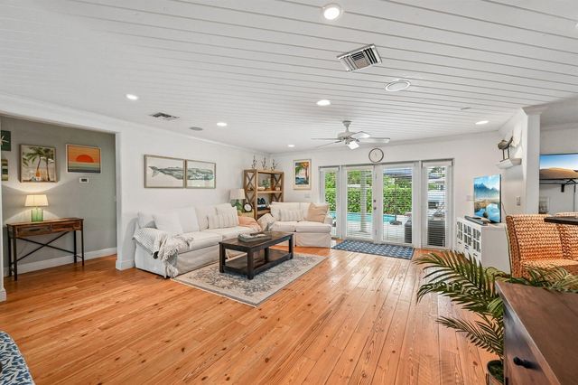 4911 NE 25TH Avenue, Lighthouse Point, FL 33064
