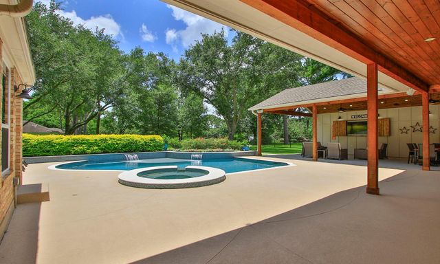 17723 White Oak Hill, Cypress, TX 77429