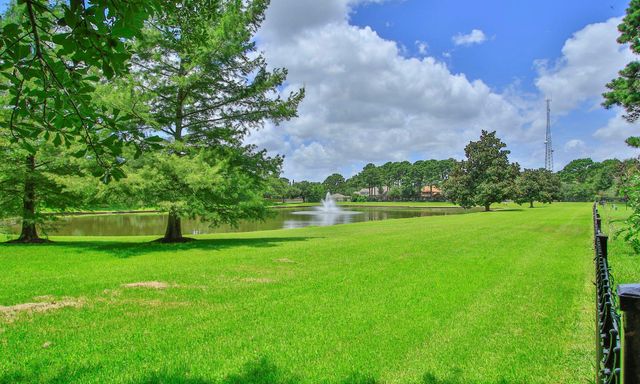 17723 White Oak Hill, Cypress, TX 77429