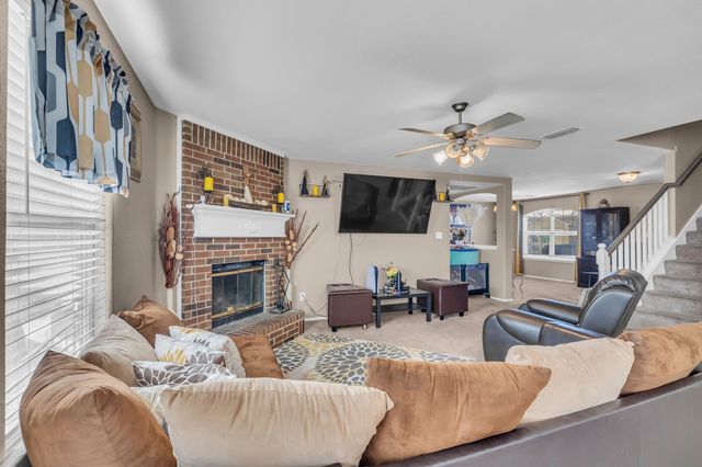 424 Heritage Drive, Crowley, TX 76036