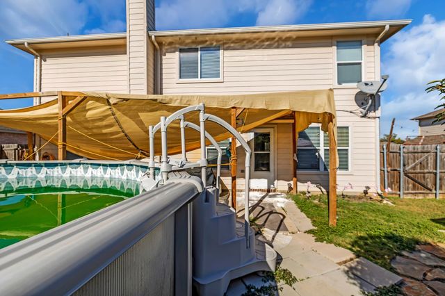 424 Heritage Drive, Crowley, TX 76036