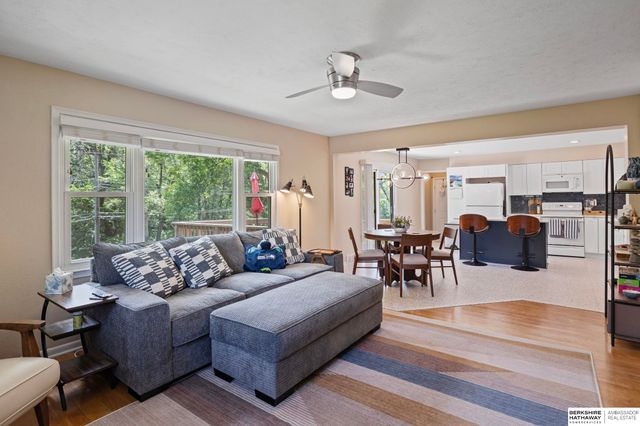 3609 Armbrust Drive, Omaha, NE 68124