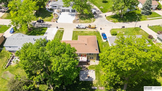 3609 Armbrust Drive, Omaha, NE 68124