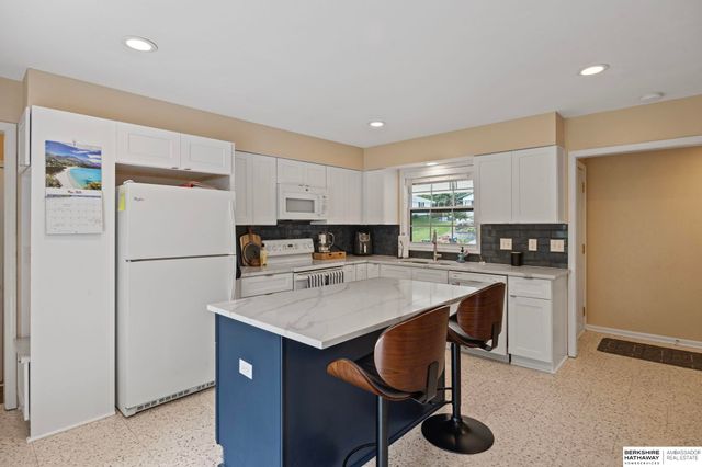 3609 Armbrust Drive, Omaha, NE 68124