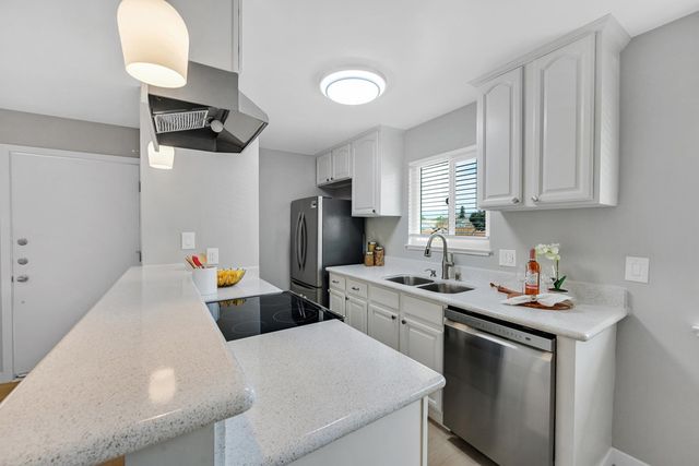 32608 Brenda Way 4, Union City, CA 94587