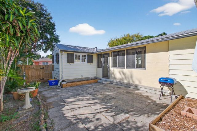 1122 N L Street, Lake Worth Beach, FL 33460