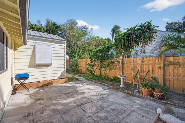 1122 N L Street, Lake Worth Beach, FL 33460